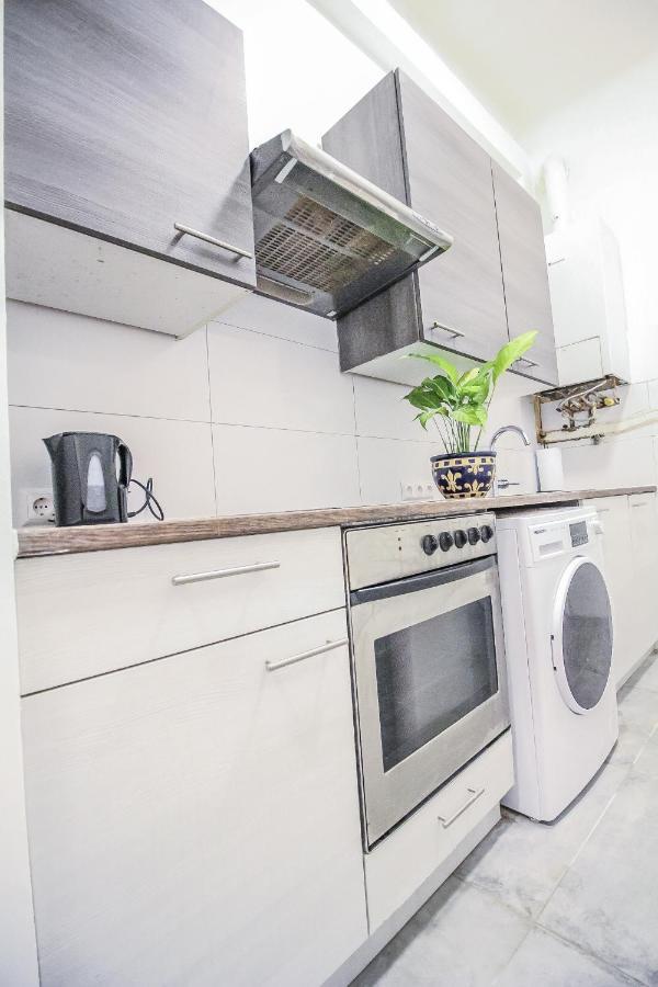 Comfort Quad Room Hn فيينا المظهر الخارجي الصورة